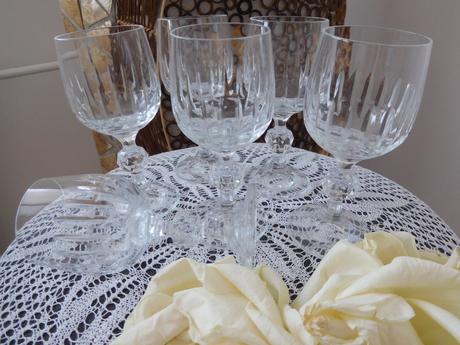 Sklenené poháriky jemne brúsené-6 kusov top stav, 