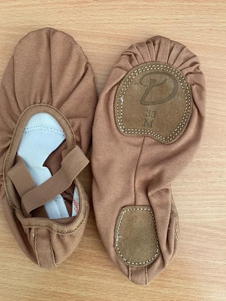 Gymnastické cvičky, 33