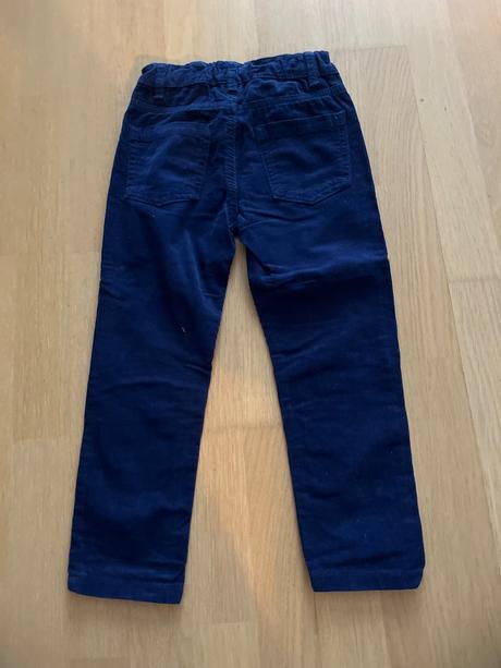 Menčestrové nohavice, 110