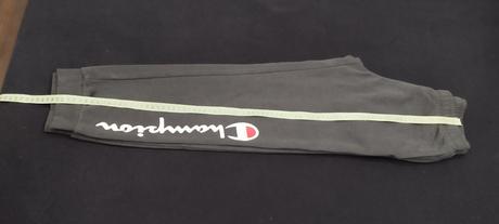 Tepláky top stav ako nové, champion,134