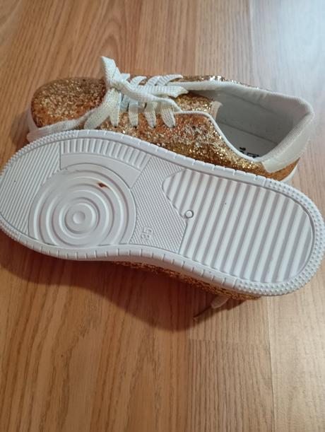 Tenisky 35, 35