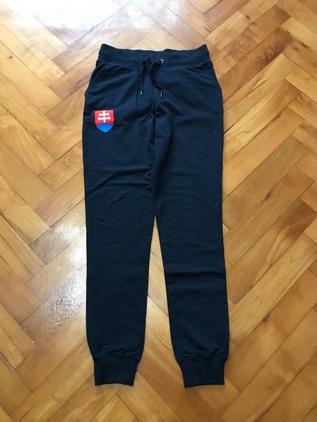 Dámska tepláková súprava slovakia, s