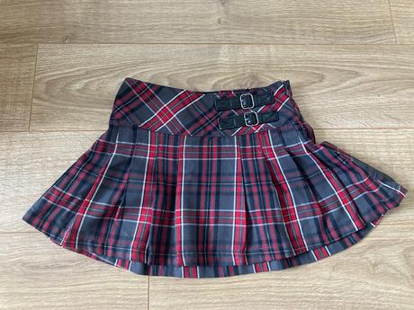 Karovana suknicka, c&a,122