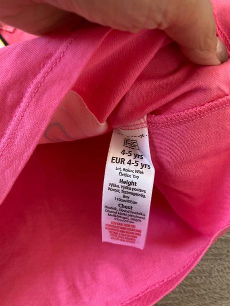 Ruzove tricko, f&f,110