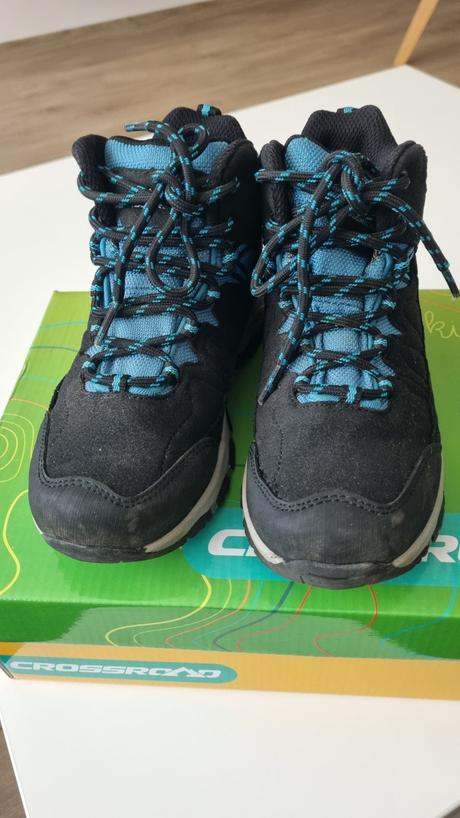 Turisticke topanky nepremokave, 32