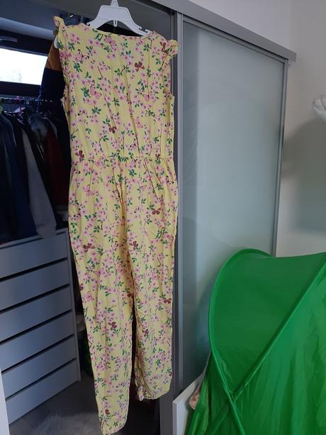 Ľahký letný kvietkovaný overal h&m na 8-10r., h&m,140