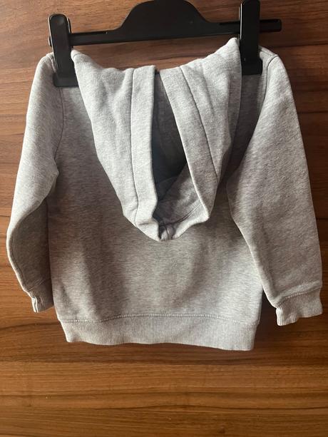 Mikina s poziarnickym autom, 110