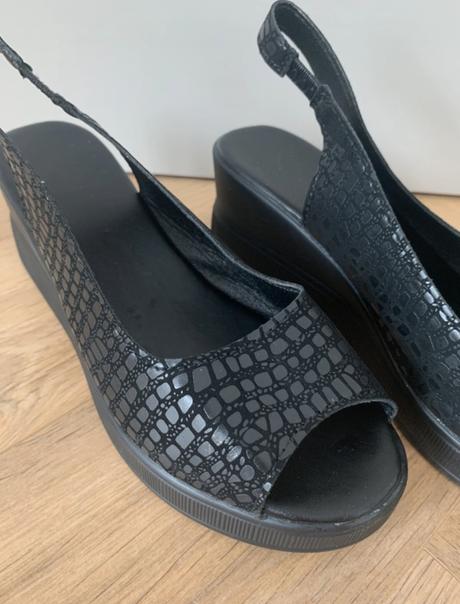 Dámske čierne sandále na platforme, 39