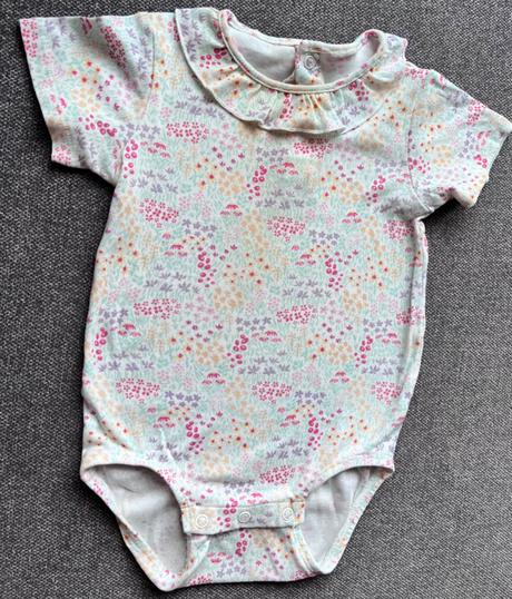 Peknucke body s volanikom top stav, h&m,86