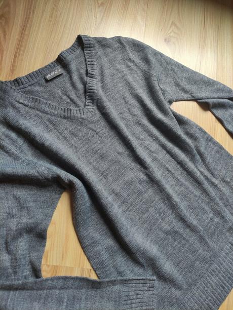 Šedý svetrik, okay,s