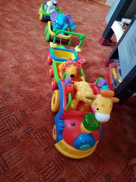 Hudobný vláčik fisher price, 