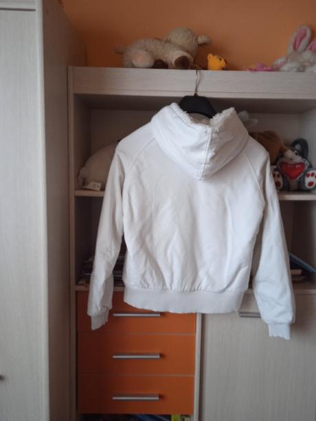 Veľmi teplá mikina, 176