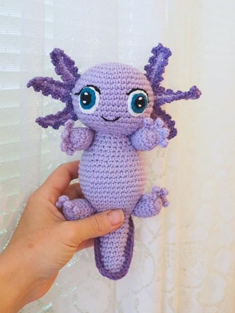 Háčkovaný axolotl 19 cm,