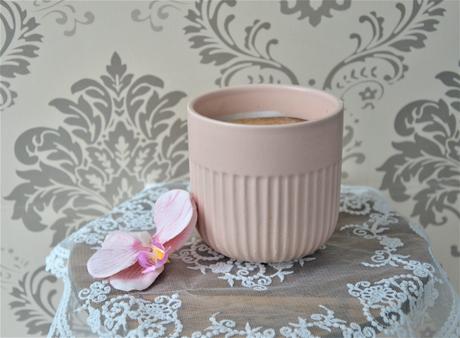 Sviečka v keramickej nádobe, 