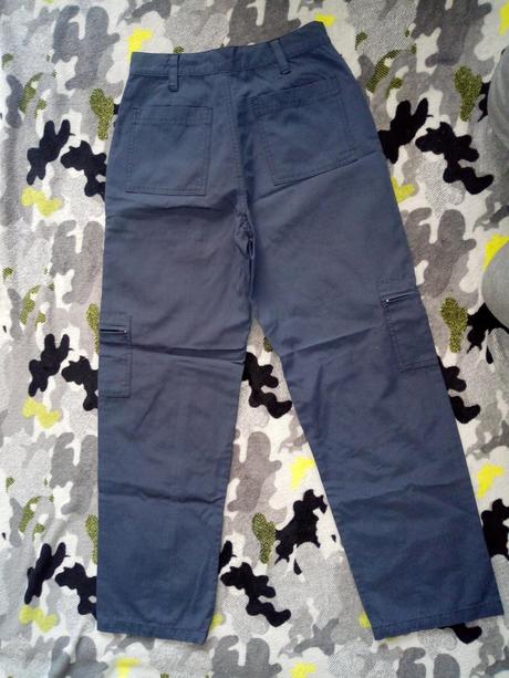 Modré nohavice, alive,152