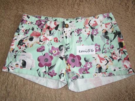 2613. šortky, m