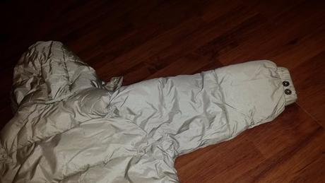 Hrubý kabát, čiapka, šál, 98