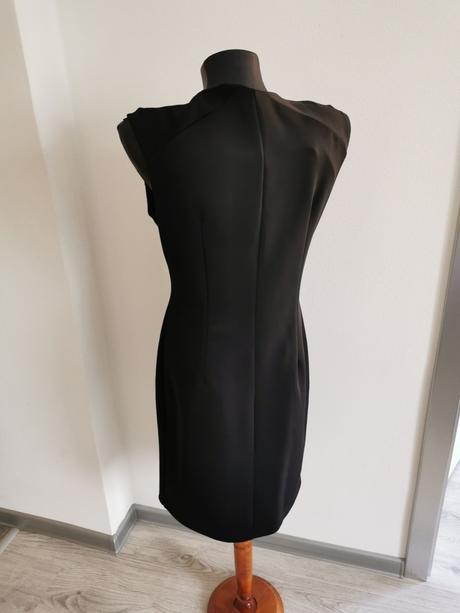 Spoločenské šaty, 38