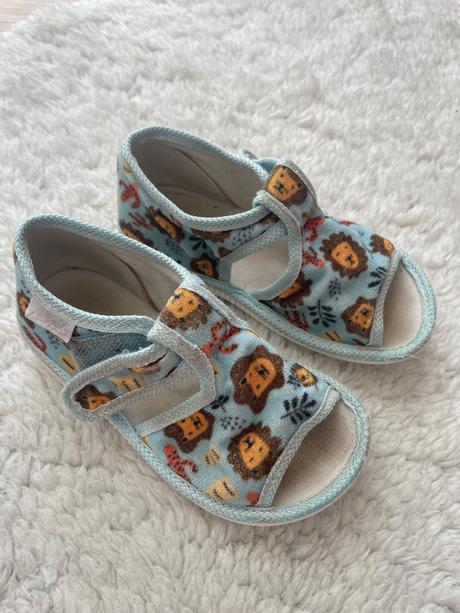 Bledomodre papucky leviky manik, manik,23