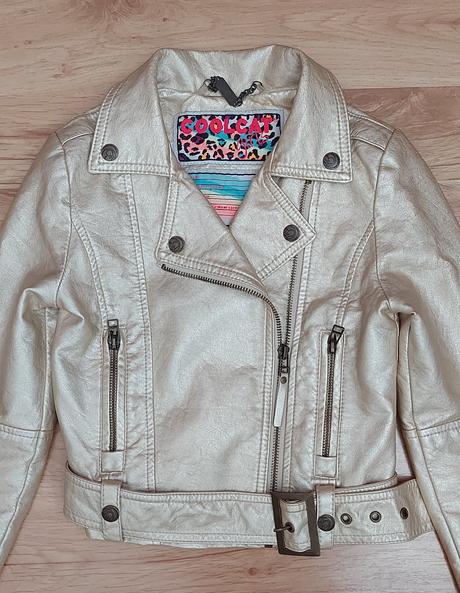 Zlatá koženková bunda, 122