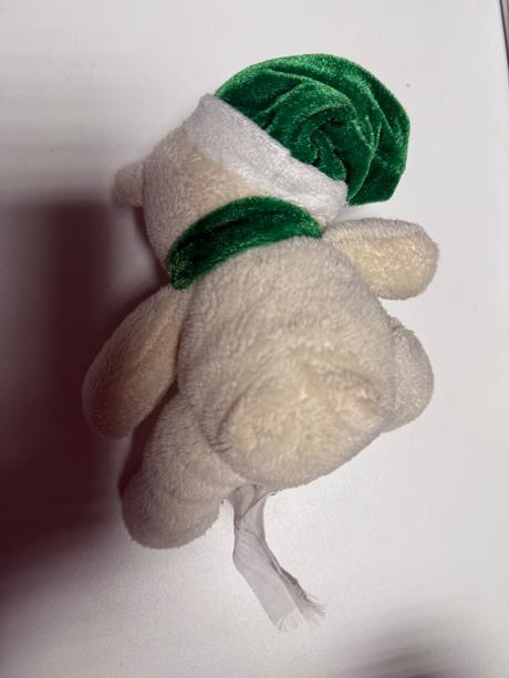 Vianočný plyšový macko,