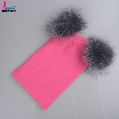 Cyklamen beanie ciapka s pravymi bambulkami liska, l / m / s