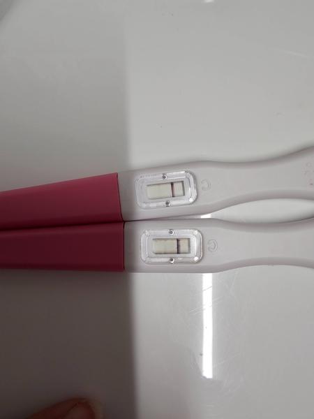 Test pozitívny a ružový výtok