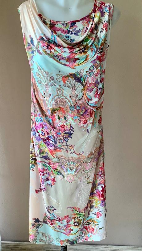 Krasne šaty/111, 40