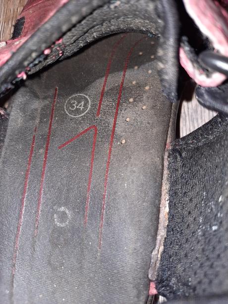 Sandalky ecco, ecco,34