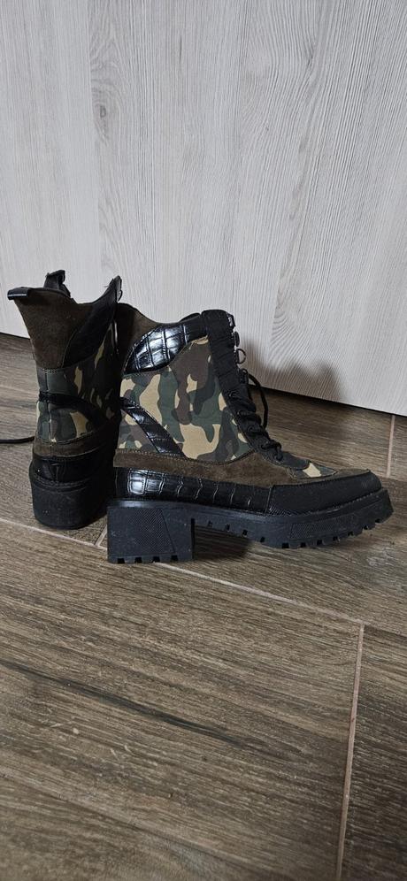 Maskáčové workery, 38