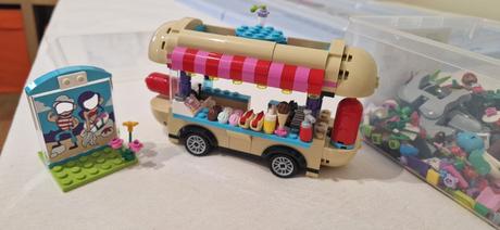 Lego friends hot dog stánok, 