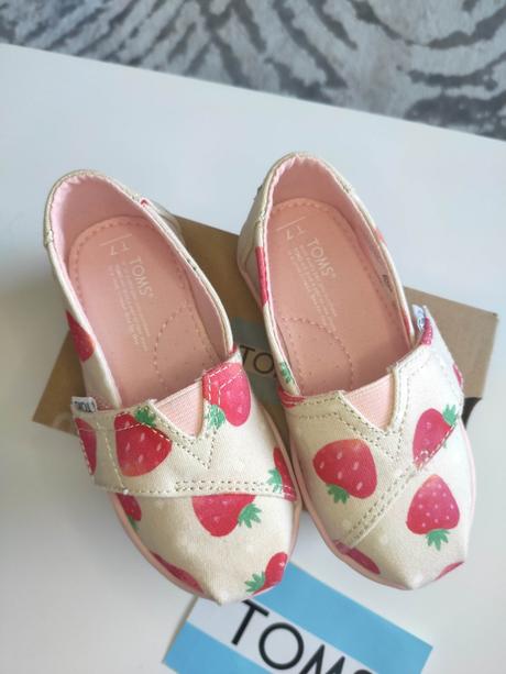 Tom's platenky, slip on jahôdkové, nové., tommy hilfiger,23