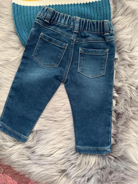 Nohavice a sveter, 74