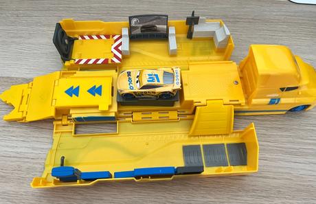 Mattel cars 3 transportér dinoco,