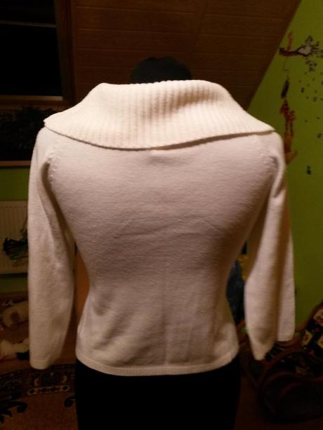 Sveter s golierom.trojštvrtove rukavy, etam,m