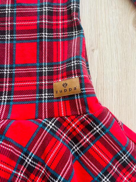 Krásne kárované šaty značky zuppa, pc 45 eur, 146