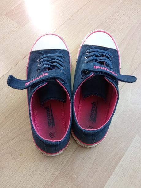 Tenistky, sprandi,33