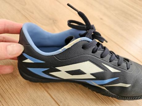 Kopacky na um.travu vel.32, lotto,32