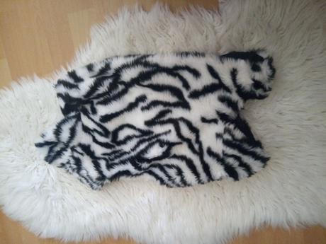 Bolerko zvierací motív zebra, s