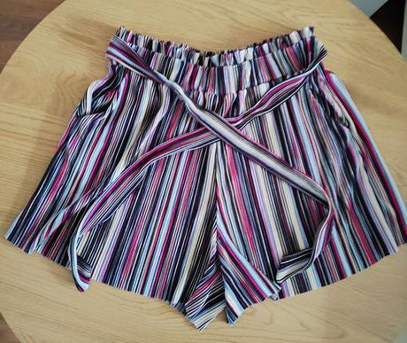 Šortky s vysokým pásom, c&a,s