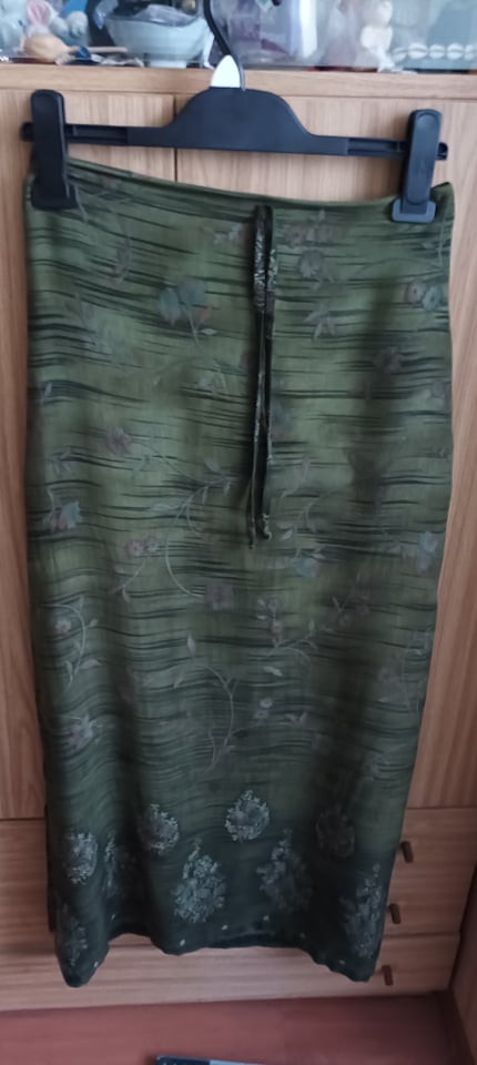 Dvojdielne šaty, 46