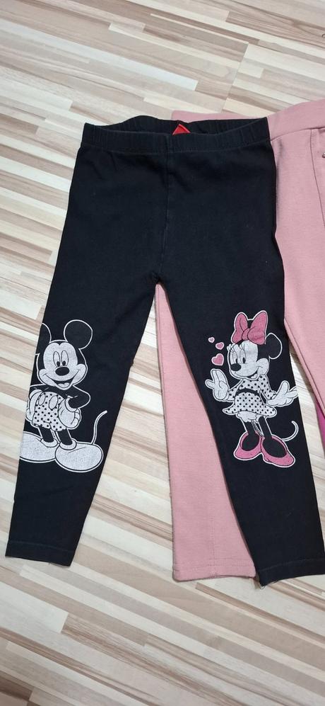 4 ks leginy a 1 ks tepláky, 98