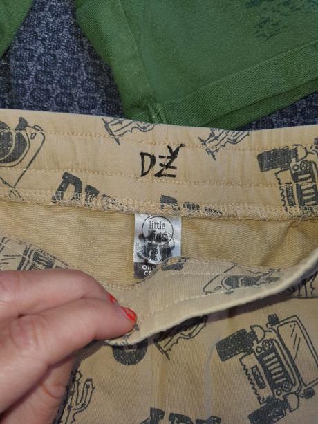 2x šortky po 1 eur ks 118, 128