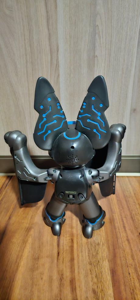 Interaktívny netopier nocto, množstvo funkcií, 