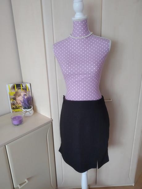 Dámska sukňa so strieborným odleskom, 42