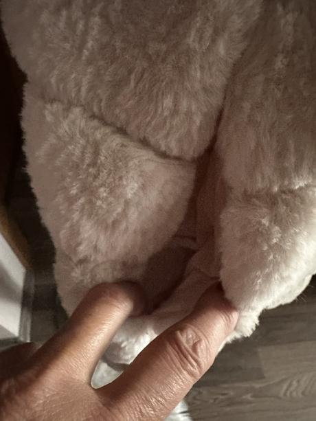Krásna mäkučká béžová vesta s kapucňou zn. magenta, l / m
