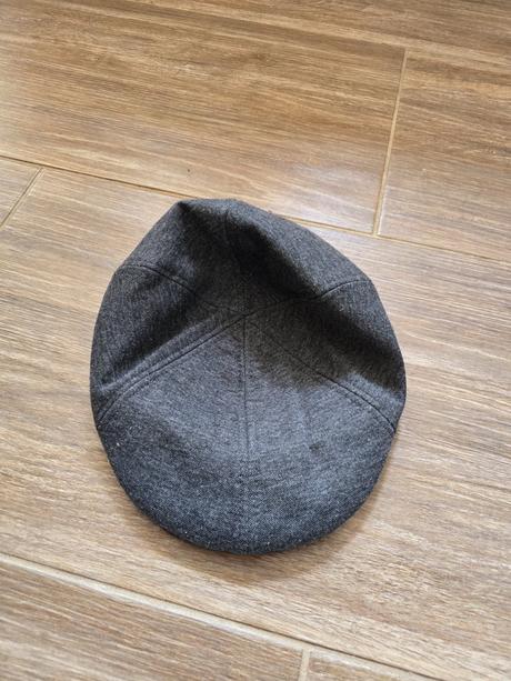 Baretka m, reserved,m