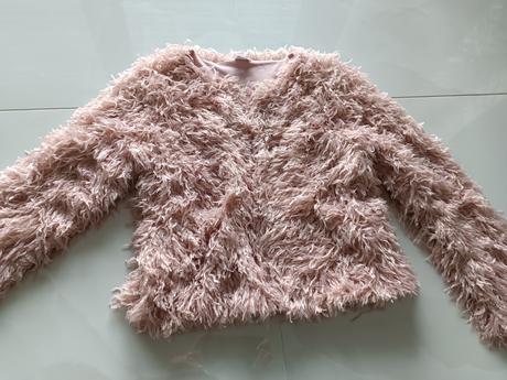 Ružovy kabátik, 134