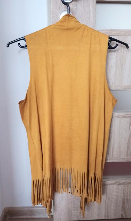 Vesta so strapcami, amisu,38