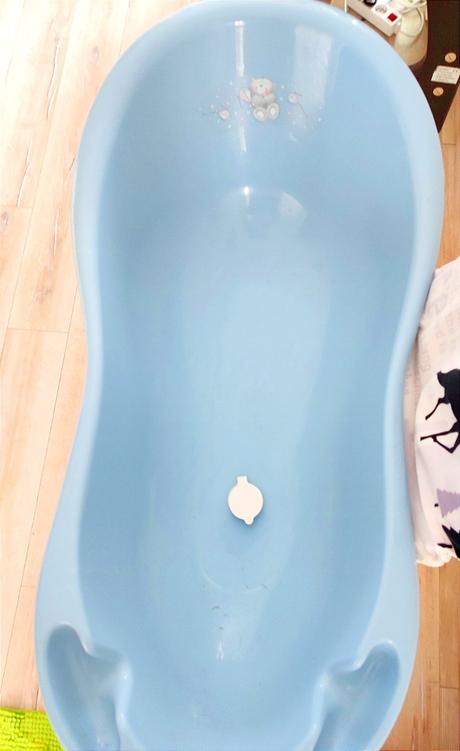 Modrá vanička s mackom, 